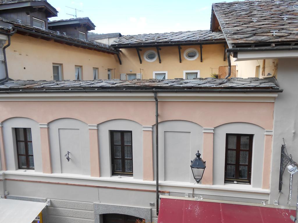 Aparthotel Casa De Giorgis Aosta Esterno foto