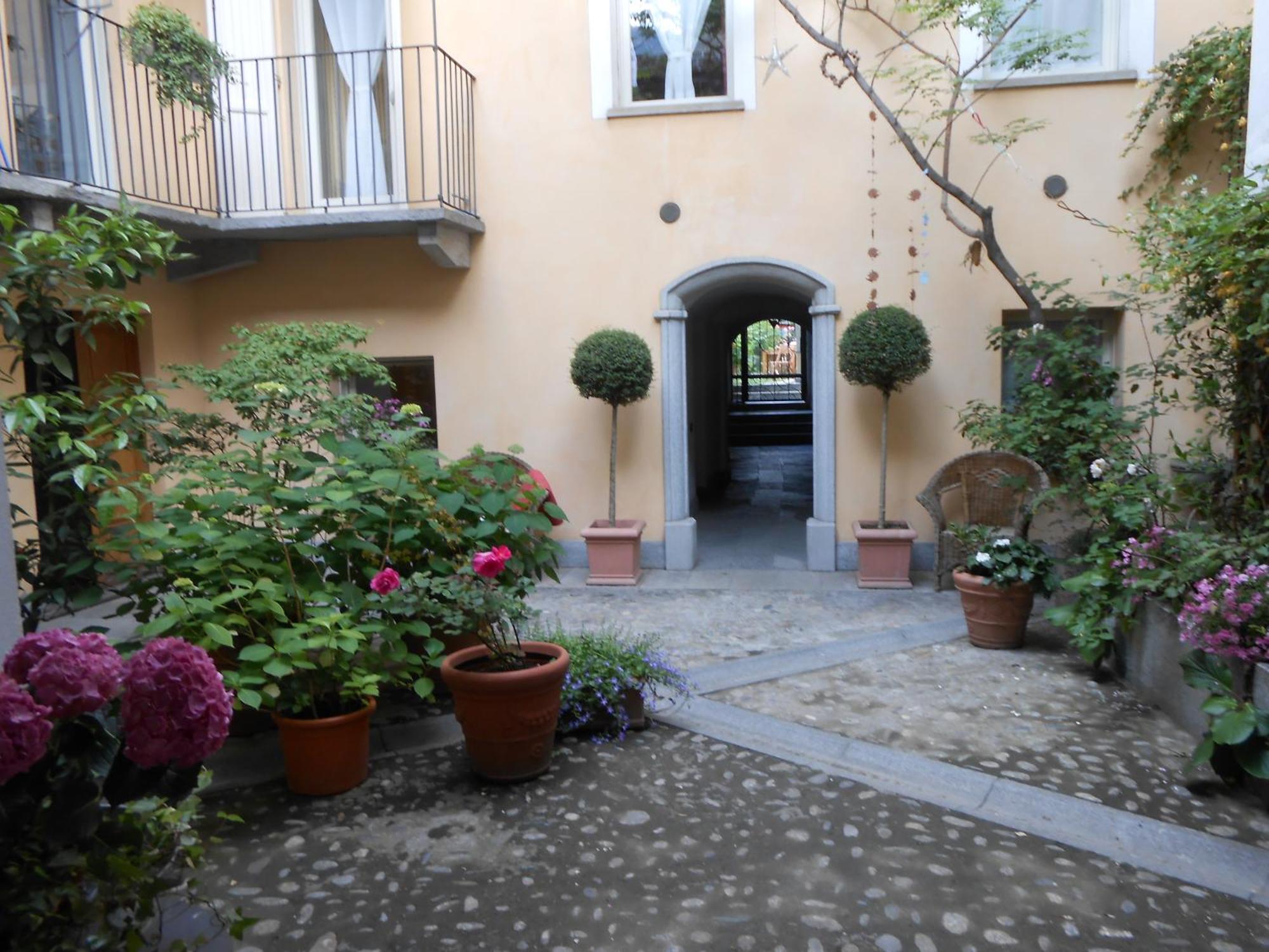 Aparthotel Casa De Giorgis Aosta Esterno foto