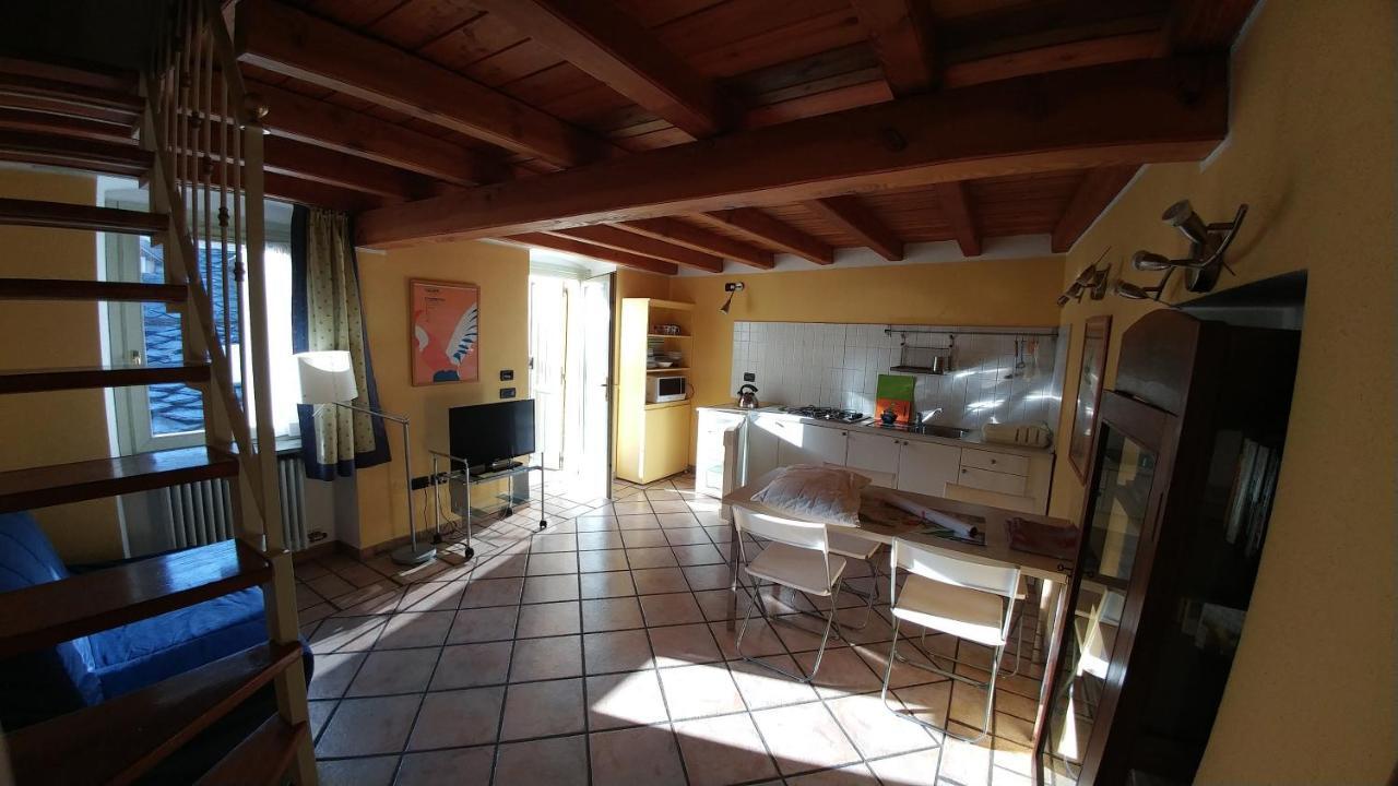 Aparthotel Casa De Giorgis Aosta Esterno foto