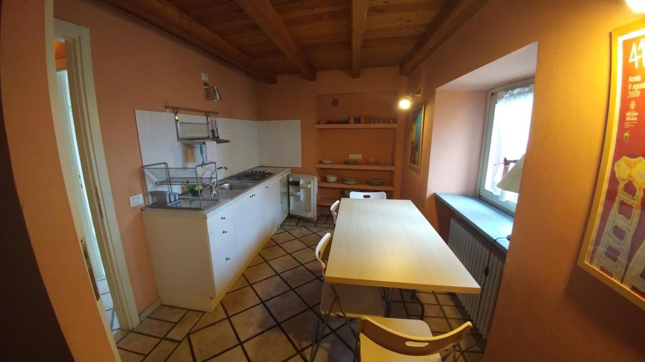 Aparthotel Casa De Giorgis Aosta Esterno foto